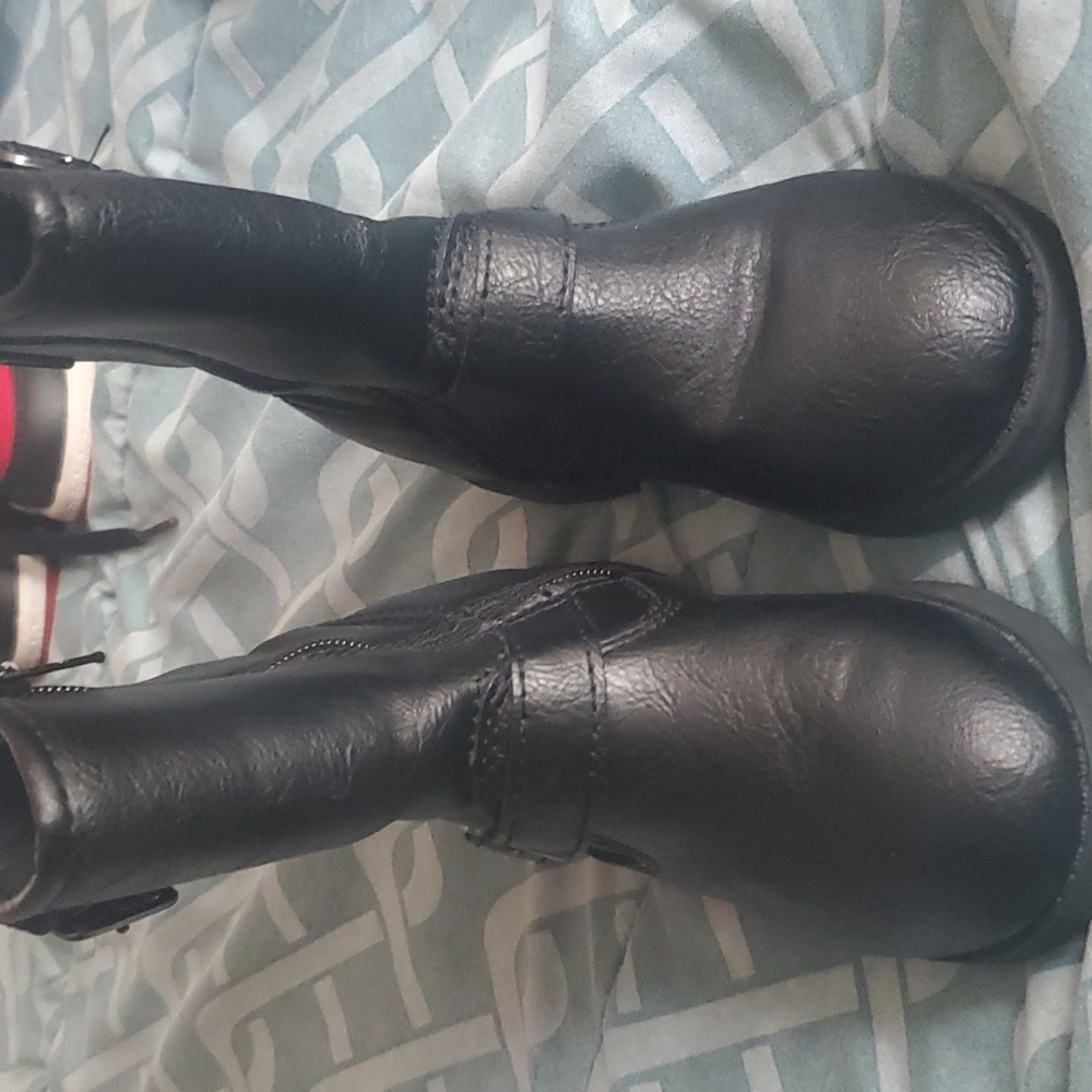 Girl boots